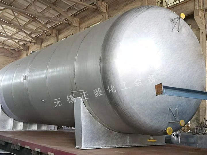 儲罐裝車現(xiàn)場